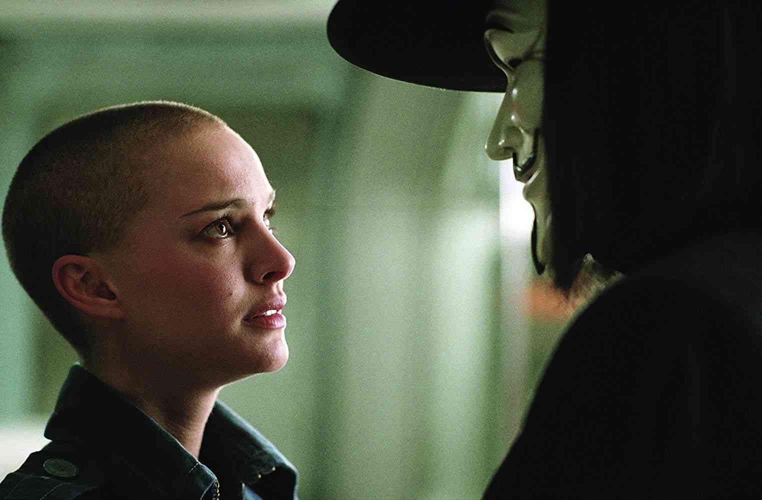 دانلود فیلم انتقام جو V For Vendetta 2005 با دوبله فارسی رسانه نوا